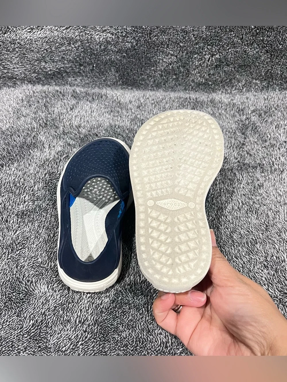 CROCS excellent it’s
